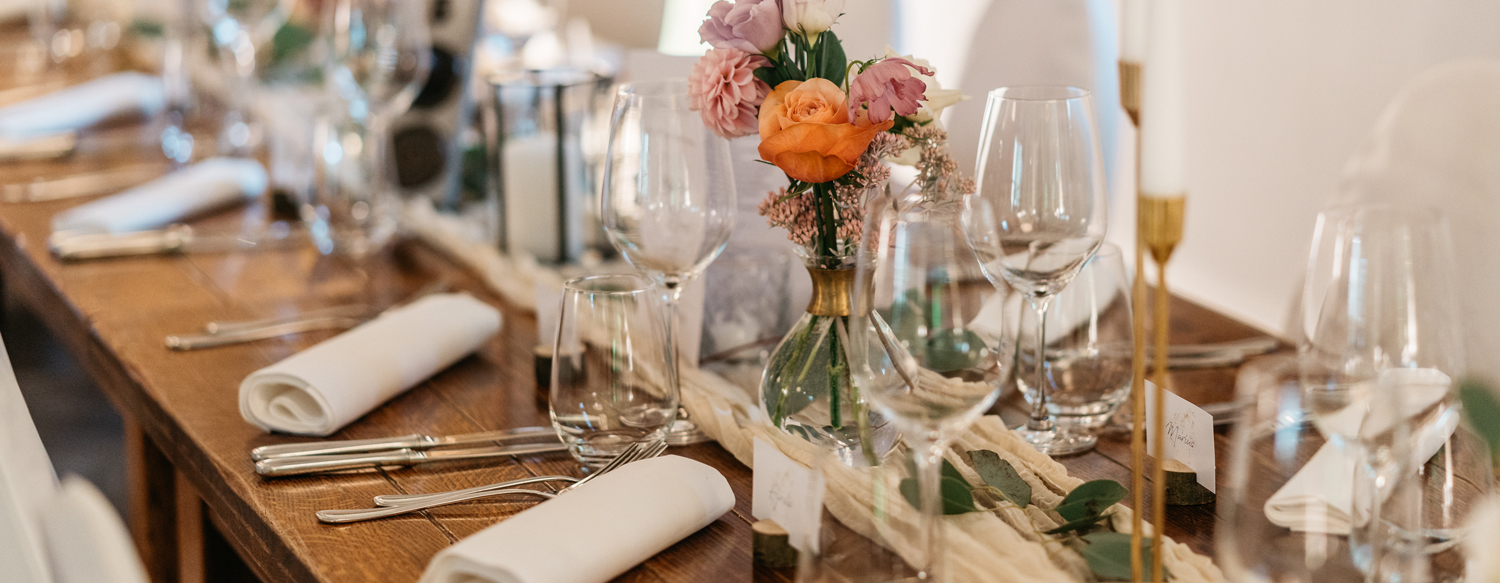 Die festlich gedeckte Tafel