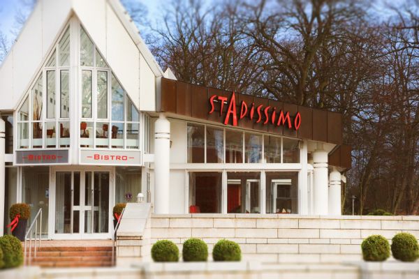 Terrasse & Parkanlage